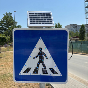 Vente directe d'usine haute visibilité 12V 5W Ip65 carré bleu LED à énergie solaire <span class=keywords><strong>carrefour</strong></span> panneau de signalisation d'avertissement pour piétons - Product Image 6