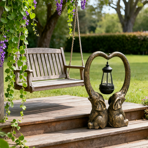 Scultura di Elefanti Innamorati con Lanterna a Energia Solare, Statua di Animale in Resina Marrone per Decorazione Giardino, Illuminazione Romantica per Patio - Product Image 1