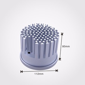 Disipador de calor de aluminio con luz de techo LED plateado personalizado de 40x40mm, disipador térmico 30 anodizado IP68 15-18W, patrón cuadrado de <span class=keywords><strong>forja</strong></span> en frío personalizado - Product Image 5