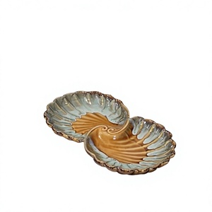 Ensemble de 2 assiettes de service en céramique en forme de coquille, peintes à la main, durables, vintage, avec glaçure rouge, compatibles lave-vaisselle - Product Image 1