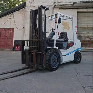 Venta caliente Carretillas Elevadoras Usadas TCM 3T 4,5 M Carretilla elevadora diésel Hecho en Japón Maquinaria de construcción usada Alto rendimiento - Product Image 3