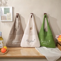 Gehaakte, geborduurde, gepersonaliseerde bruidsmeisjes tas met aangepaste naam, polyester, frisse, zoete stijl voor zomerbruiloft cadeau