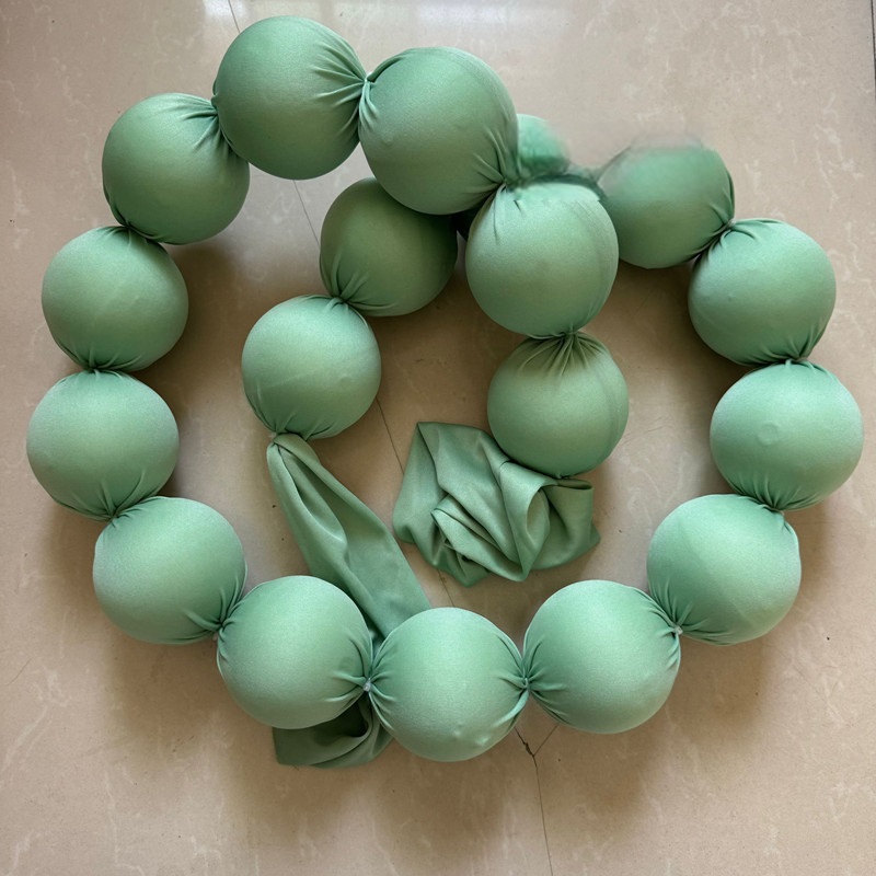 Soie vert clair laiteux