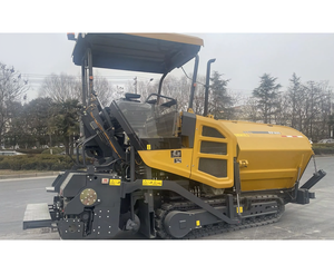 Paveuse d'asphalte hydraulique diesel sur chenilles RP405 <span class=keywords><strong>de</strong></span> 4,5 m pour la construction <span class=keywords><strong>de</strong></span> routes rurales - Product Image 4