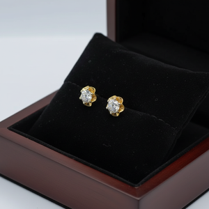 Pendientes de Diamantes Clásicos con Engaste de Garras, Joyería Minimalista y Elegante en Oro de 22K para Mujer, Uso Diario - Product Image 3