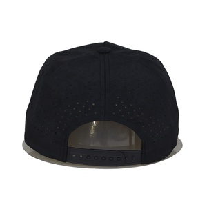 Casquette de baseball personnalisée imperméable découpée au laser avec trous perforés, logo en caoutchouc PVC, 5 panneaux - Product Image 4