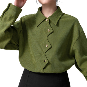 Camicetta a maniche lunghe con colletto da <span class=keywords><strong>donna</strong></span> <span class=keywords><strong>in</strong></span> cotone a maniche lunghe con bottone irregolare verde militare di alta qualità personalizzata - Product Image 2