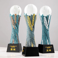 Trophée en résine cristalline créatif personnalisé pour les compétitions de basketball, de football, de volley-ball, les jeux scolaires, les prix et la commémoration