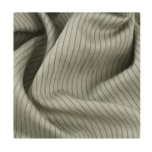 Tissu Brocart Rayé Teint en Polyester Noir Respirant et Résistant à l'Abrasion pour Chemises et Robes, Poids Moyen 120 GSM – Direct Usine - Product Image 4