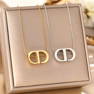 أزياء الفولاذ المقاوم للصدأ والمجوهرات التيتانيوم الصلب قلادة المرأة مصنع فراشة بيع بالجملة رخيصة قلادة المختنق - Product Image 2