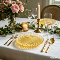 Assiette de présentation en verre cannelé multicolore jaune, sous-assiette peinte par pulvérisation pour les mariages, les hôtels et les entreprises de location d'événements