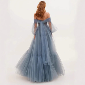 Vestido de Novia Azul con Hombros Descubiertos, Manga Larga de Malla, Cintura Imperio y Volantes, Estilo Cola de Sirena - Product Image 2