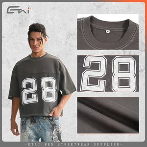 T-shirts de football surdimensionnés pour hommes avec logo personnalisé, style streetwear ample et court avec motif de lettres en maille - Product Image 3