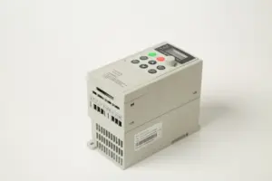 5.5kw 7.5kw 220V/380vac Inverter Vfd Variabele Frequentie 3hp Input 3hp Output 17a 400Hz Cnc Spindel Motor Snelheidscontrole