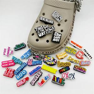 Décorations de chaussures en gros, breloques personnalisées en forme de fleurs de dessin animé pour accessoires de chaussures de jardin, bijoux - Product Image 3