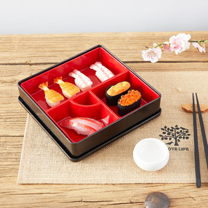 La caja bento japonesa de doble compartimento tiene una tapa con un diseño hermoso, fácil de transportar y estéticamente agradable. - Product Image 2