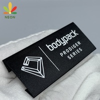 Rouleau d'étiquettes en taffetas de nylon imprimé en soie lavable pour étiquettes d'entretien, étiquettes de col pour vêtements
