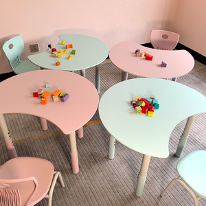 Ensemble de table et de chaises réglables pour enfants en matériau PP Bureau d'apprentissage pour bébé avec coins arrondis - Product Image 3