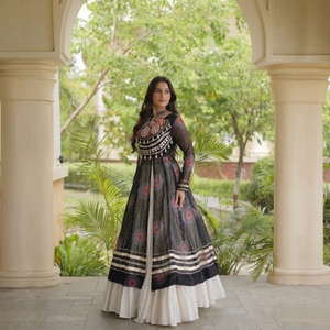 Robe Anarkali indienne pakistanaise brodée, longue, formelle, tenue de mariage traditionnelle pour femmes, en georgette, séchage rapide, extensible - Product Image 1