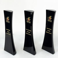 Trophée de récompense en cristal poli sur pilier noir, gravure personnalisée, vente chaude