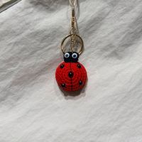Porte-clés en crochet insecte mignon, breloques de sac personnalisées faites à la main, porte-clés amigurumi en crochet, porte-clés en peluche douce en forme de coccinelle, cadeaux