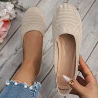 Großhandel Damen Plus Size Bequeme PU Einlegesohle Leichte Trendy Casual Slip-On Hohl gestrickte flache Schuhe für den täglichen Einkauf