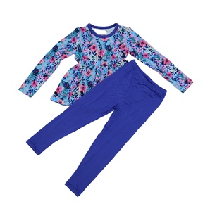 Qingli OEM set di <span class=keywords><strong>abiti</strong></span> <span class=keywords><strong>natalizi</strong></span> Casual da ragazza elegante tessuto a maniche lunghe con stampa occidentale per bambini 3T 7 anni per la primavera estate - Product Image 2