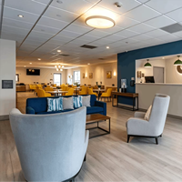 Meubles d'hôtel haut de gamme Country Inn & Suites by Radisson pour projets hôteliers : Canapé, Chaise, Table