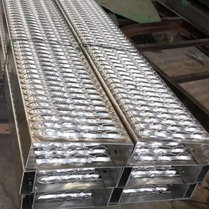 Zhenyu fornitura di fabbrica punzonatura passerella in alluminio plancia grata coccodrillo bocca foro metallo perforato per scala foglio antiscivolo