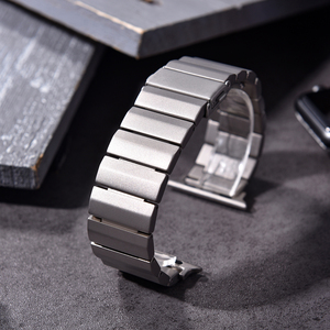 Correa de reloj de titanio de lujo JAETIUM para Apple Watch de 49 mm y 45 mm, brazalete de metal ligero con cierre seguro - Product Image 2