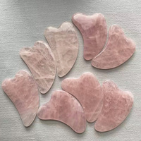 Rouleau de jade de massage du visage en quartz rose avec logo personnalisé Ensemble de grattoir Gua Sha Grattoir à gouache en pierre naturelle Rouleau de massage du visage Massager Guasha