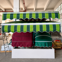 Auvent rétractable sur mesure à cassette intégrale, modèle French & Watermelon, avec structure en tube carré et fixation par plaque en acier pour vitrine de magasin et ombrage extérieur