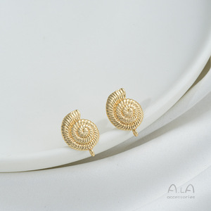 Placage Or 14K par Électrodéposition Robuste, Boucles <span class=keywords><strong>d</strong></span>'oreilles clous coquillage style océan <span class=keywords><strong>avec</strong></span> anneaux suspendus, Boucles <span class=keywords><strong>d</strong></span>'oreilles faites main <span class=keywords><strong>avec</strong></span> perles à suspendre soi-même - Product Image 1
