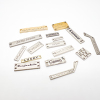 Étiquettes métalliques en alliage personnalisées avec logo de marque, rectangulaires, carrées, à quatre ou deux trous, pour vêtements, sacs à main, chapeaux, décoratives