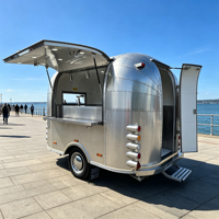 Remorque de chariot de restauration de rue équipée d'un éclairage LED sur toute la longueur et d'un comptoir de travail pour la vente de café et de desserts