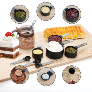 Ustensiles de cuisine, ensemble de 8 tasses à mesurer et cuillères à mesurer empilables en plastique noir avec poignée en acier inoxydable - Product Image 4
