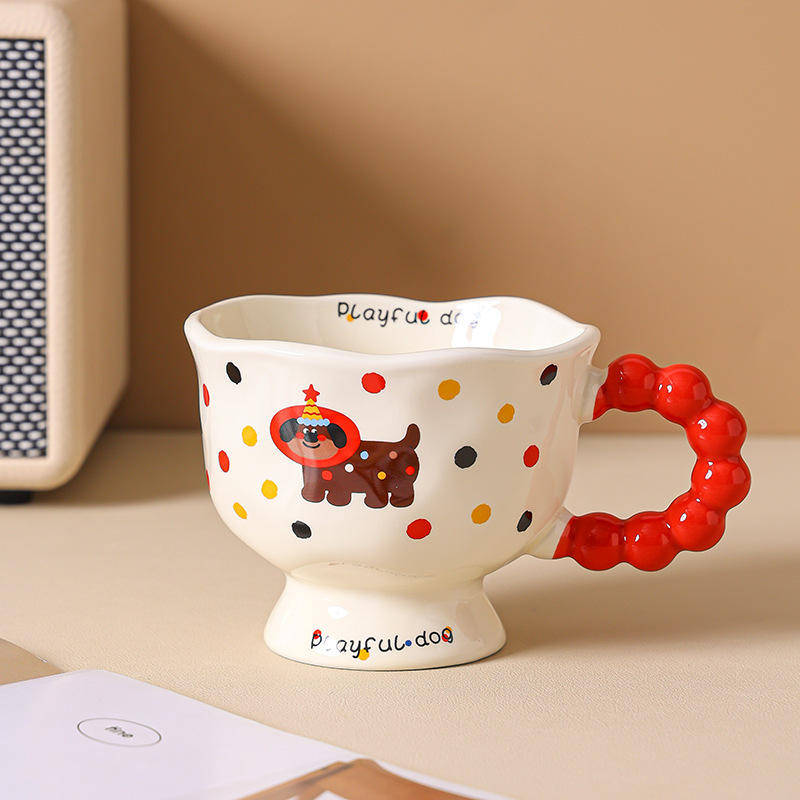 Tasse unique chien rebondissant tacheté rouge