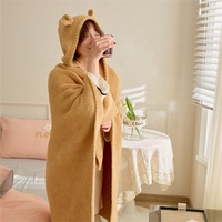 2023 mode en gros personnalisé 100% Polyester portable mignon ours solide châles pour enfants femmes hiver XXPJ