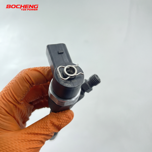 Inyector de Combustible Diésel Common Rail 0445110105 A6110701287 para Motor Mercedes Benz Sprinter Vito 2.2 2.7 CDI - Product Image 2