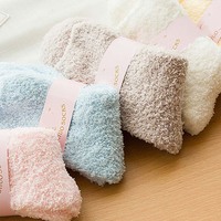 Fabrication de haute qualité épais hiver automne épaissi chaussette cachemire Tube éponge floue confortable chaussettes pour femmes