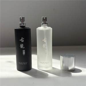 น้ำหอมผู้ชายติดทนนาน 4-7 ชั่วโมง ขวดแก้วสีดำ บอดี้สเปรย์ กลิ่นอู๊ด น้ำหอมสำหรับผู้หญิง โอ เดอ พาร์ฟูม โคโลญจน์ น้ำหอมผู้ชาย - Product Image 2