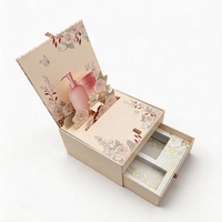 Boîte cadeau cosmétique artisanale personnalisée, écologique, recyclable, multi-couches, avec couvercle rabattable et tiroir coulissant, présentation 3D premium