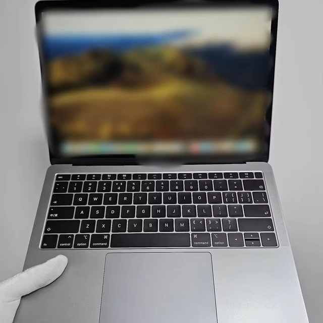 2018 Model MaBook Air with a 13.3-inch Screen Daily, Simple Office Applications Laptop