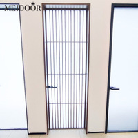 Porte d'entrée battante moderne en aluminium Meidoor avec vitrage simple trempé dépoli pour cuisine commerciale, villa et appartement