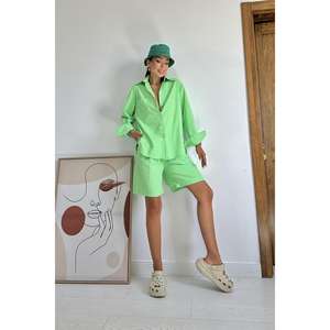 Conjunto de Camisa y Pantalones Cortos para Mujer en Verde Pistacho, Manga Larga, Tela Oxford, Estilo Casual y Transpirable - Product Image 5