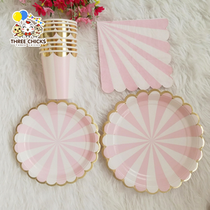 Service de vaisselle jetable moderne en papier avec bordure géométrique dorée à la feuille d'or pour mariage et fête d'anniversaire - Product Image 5