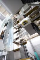 Machine de traitement du verre verticale CNC, centre de perçage et de fraisage du verre à 5 axes pour applications architecturales