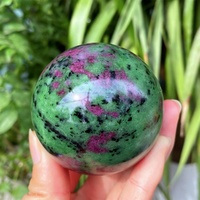 Sphère de Zoisite avec Rubis Naturel - Boule de Cristal Polie pour Décoration d'Intérieur, Méditation et Collection de Cristaux