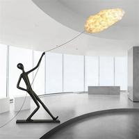 Lampe nuage créative Art de luxe Lampadaire en fibre de verre Sculpture humaine pour bureau ou hôtel Ornements élégants