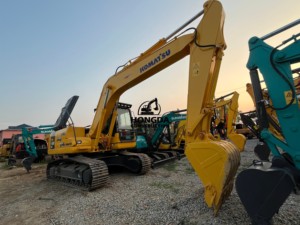 รถขุดโคมัตสึ 160 มือสอง น้ำหนัก 16 ตัน รุ่น PC160-7 ปี 2022 เครื่องยนต์ 90 กิโลวัตต์ ความจุบุ้งกี๋ 0.75 ลูกบาศก์เมตร เครื่องขุดดิน ผลิตในญี่ปุ่น - Product Image 5